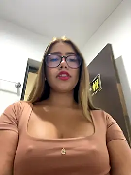 sara calderon online show from September 28, 1:18 pm