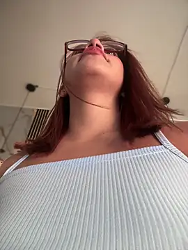 sara calderon online show from February 26, 1:33 pm