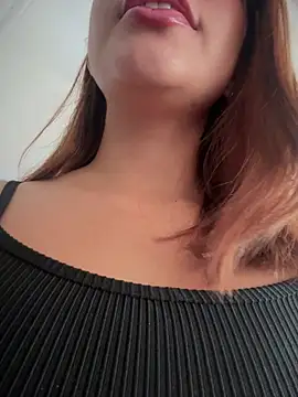 sara calderon online show from March 31, 1:35 pm