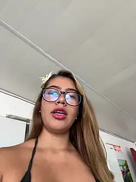 sara calderon online show from November 11, 1:28 pm