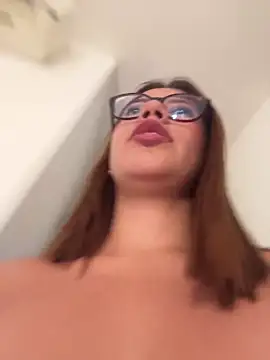 sara calderon online show from February 10, 1:21 pm