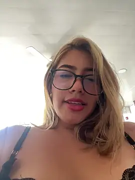 sara calderon online show from October 11, 1:23 pm