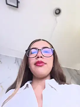 sara calderon online show from October 25, 1:23 pm