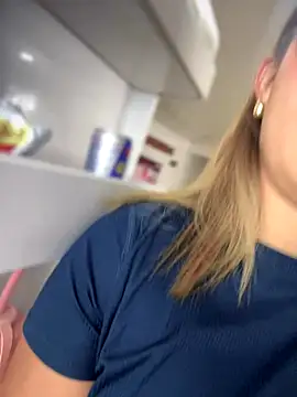 sara calderon online show from October 29, 1:21 pm