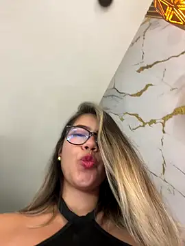 sara calderon online show from September 9, 1:20 pm