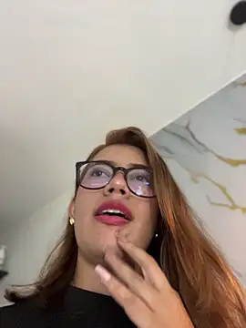 sara calderon online show from November 14, 1:26 pm