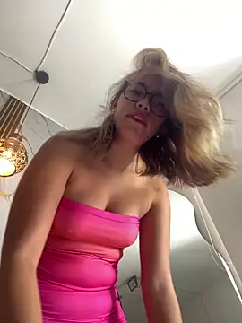 sara calderon online show from September 26, 1:18 pm