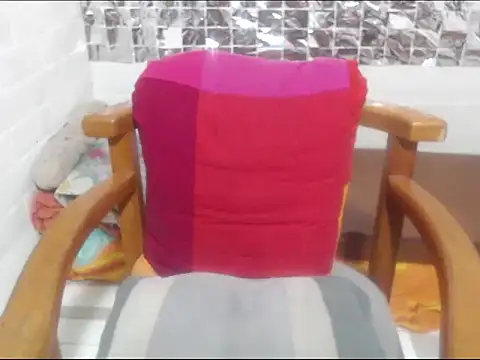 rose-crystal online show from February 21, 12:45 am