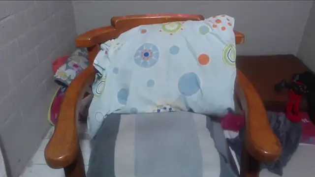 rose-crystal online show from April 14, 12:59 am