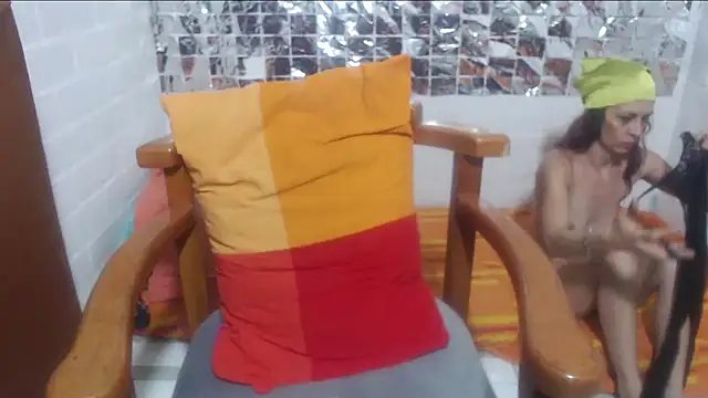 rose-crystal online show from February 9, 12:08 am