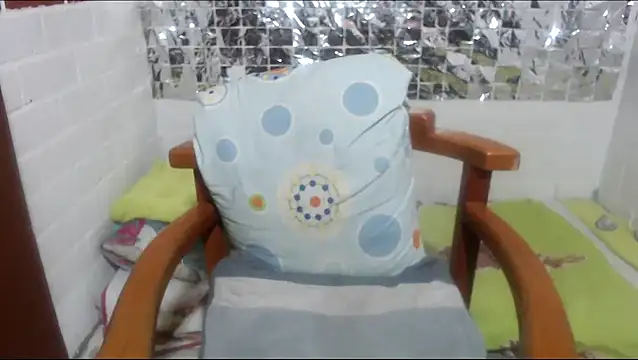 rose-crystal online show from January 6, 10:58 pm