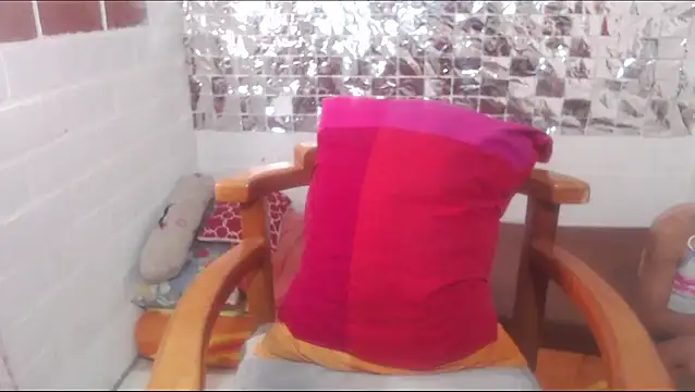 rose-crystal online show from February 22, 5:47 pm