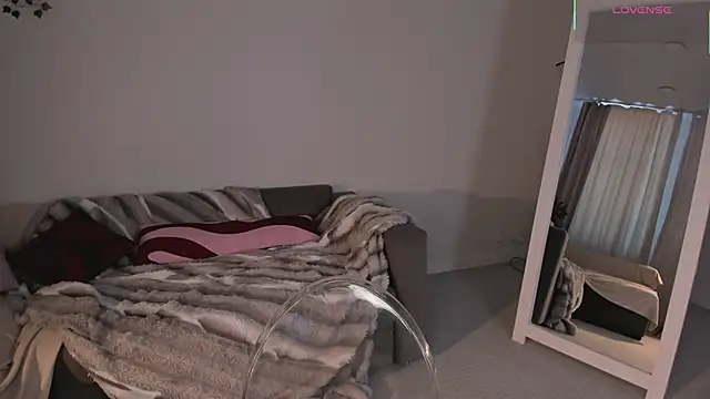 Ash Hasmy online show from April 19, 5:19 am