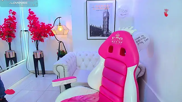 Snapshot of Katty_rounds chatting on November 17, 12:20 pm Katty rounds online show from November 17, 12:20 pm