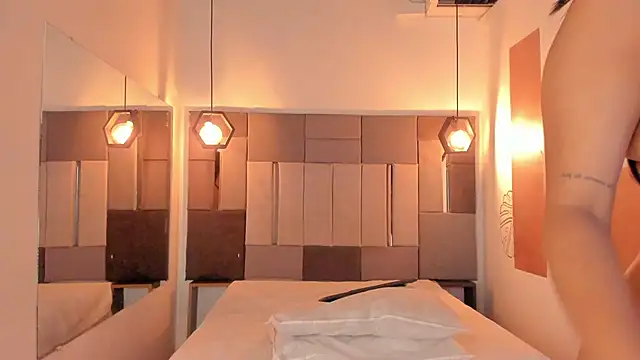 FreyrStone online show from April 9, 8:59 pm