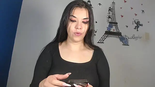 Snapshot of IVONNE_SEX chatting on September 27, 10:05 pm IVONNE SEX online show from September 27, 10:05 pm