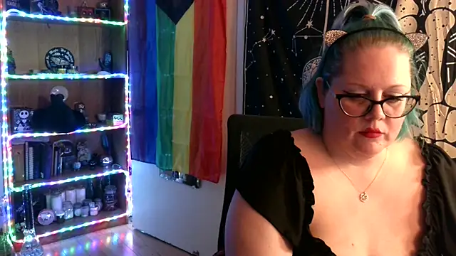 Snapshot of Kinky_Witch chatting on November 6, 12:36 am Kinky Witch online show from November 6, 12:36 am