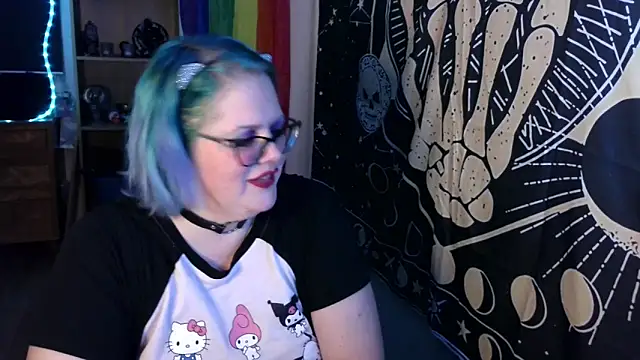 Snapshot of Kinky_Witch chatting on October 22, 2:44 am Kinky Witch online show from October 22, 2:44 am