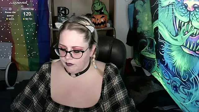 Kinky Witch online show from July 12, 10:10 pm