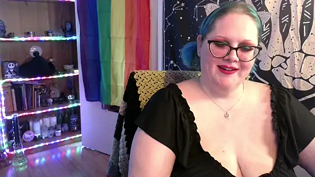 Snapshot of Kinky_Witch chatting on November 18, 3:48 pm Kinky Witch online show from November 18, 3:48 pm