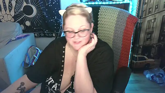 Kinky Witch online show from May 5, 3:15 pm