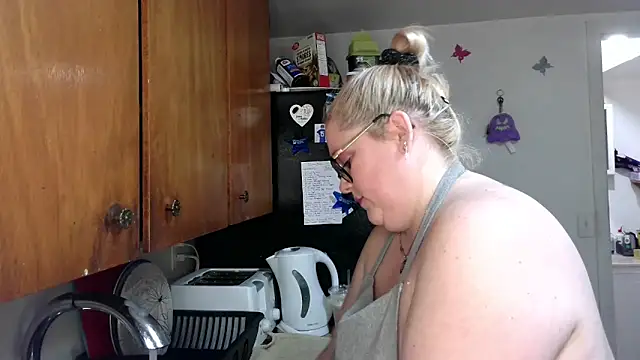 Kinky Witch online show from April 30, 6:04 pm