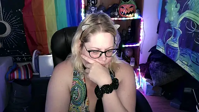 Kinky Witch online show from June 24, 9:23 pm