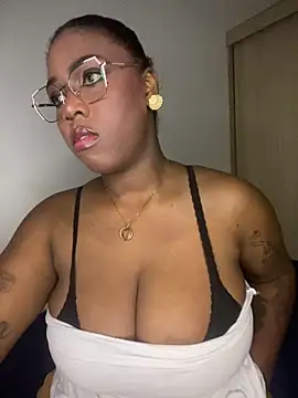 Snapshot of Alexia_24 chatting on May 25, 11:14 pm Alexia 24 online show from May 25, 11:14 pm