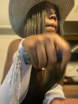 Snapshot of Alexia_24 chatting on November 1, 3:35 am Alexia 24 online show from November 1, 3:35 am