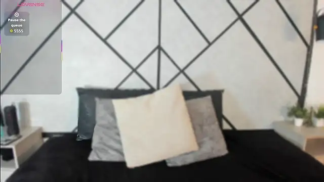 revenmiller  online show from November 21, 7:57 pm