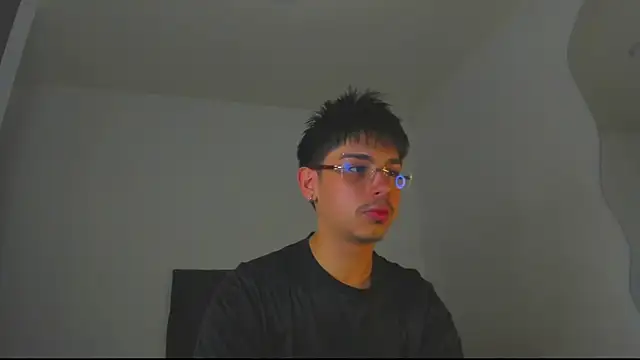 Snapshot of Maximo_Miller chatting on November 2, 6:46 pm Maximo Miller online show from November 2, 6:46 pm