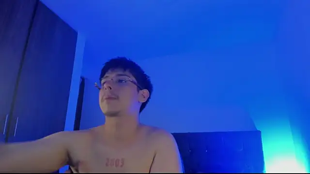 Snapshot of Maximo_Miller chatting on October 2, 5:22 am Maximo Miller online show from October 2, 5:22 am