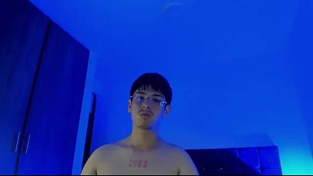 Snapshot of Maximo_Miller chatting on October 1, 5:45 am Maximo Miller online show from October 1, 5:45 am