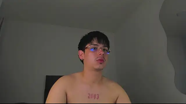 Snapshot of Maximo_Miller chatting on October 26, 7:20 am Maximo Miller online show from October 26, 7:20 am