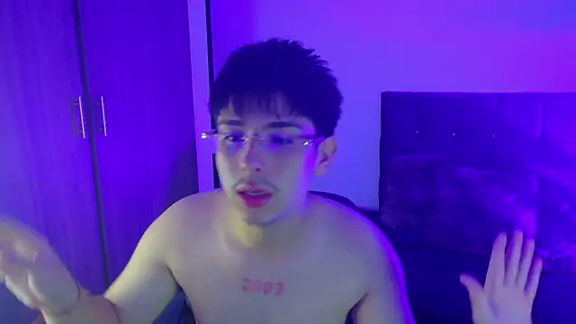 Snapshot of Maximo_Miller chatting on September 22, 3:01 am Maximo Miller online show from September 22, 3:01 am