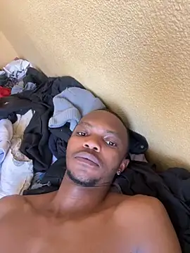 Snapshot of KyleMbatha chatting on November 2, 9:36 am KyleMbatha online show from November 2, 9:36 am