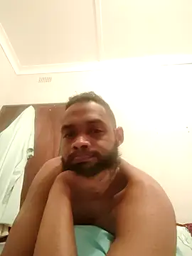 Snapshot of kulliguy chatting on October 28, 8:41 pm kulliguy online show from October 28, 8:41 pm