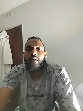 Snapshot of kulliguy chatting on November 8, 6:11 pm kulliguy online show from November 8, 6:11 pm