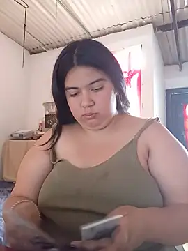Snapshot of sultana_mihrima chatting on June 25, 6:13 pm sultana mihrima online show from June 25, 6:13 pm