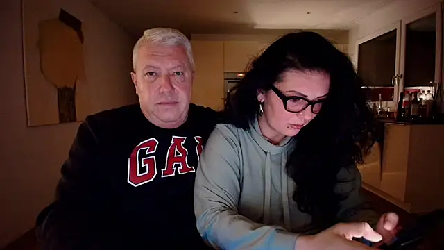 Snapshot of Kinky_Couple69 chatting on January 9, 7:32 pm Kinky Couple69 online show from January 9, 7:32 pm