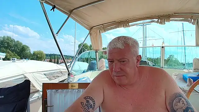 Snapshot of Kinky_Couple69 chatting on July 19, 2:14 pm Kinky Couple69 online show from July 19, 2:14 pm