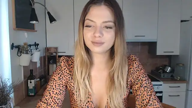 Snapshot of BuffyxLUST chatting on September 29, 7:04 am BuffyxLUST online show from September 29, 7:04 am