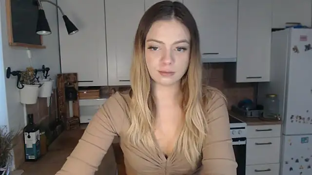 Snapshot of BuffyxLUST chatting on September 30, 7:03 am BuffyxLUST online show from September 30, 7:03 am