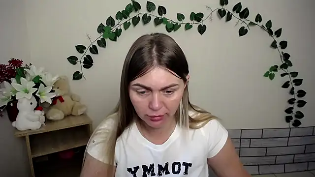 Snapshot of Magic_Katarina_ chatting on September 23, 6:20 am Magic Katarina  online show from September 23, 6:20 am