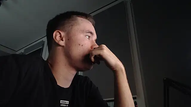 FreddyBredi online show from October 30, 2:47 pm