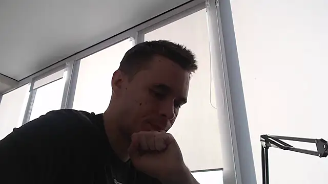 FreddyBredi online show from October 22, 8:47 am