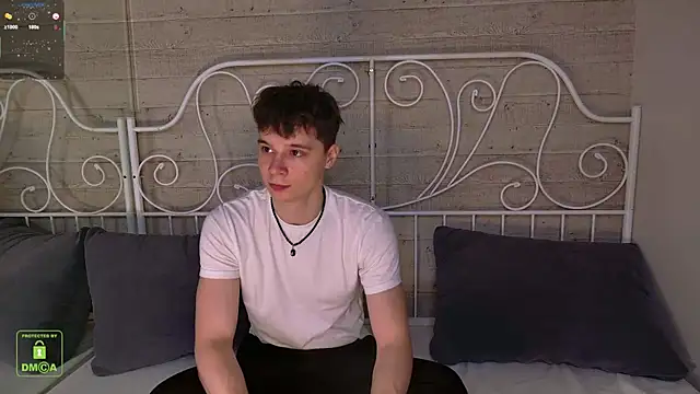 AnthonyHall online show from December 4, 3:33 pm