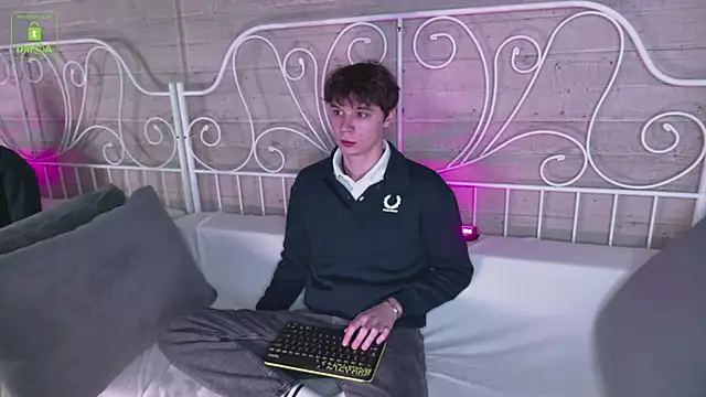 AnthonyHall online show from November 8, 4:16 am