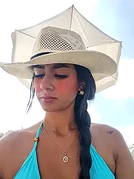 Juliana Xander online show from November 7, 3:05 pm