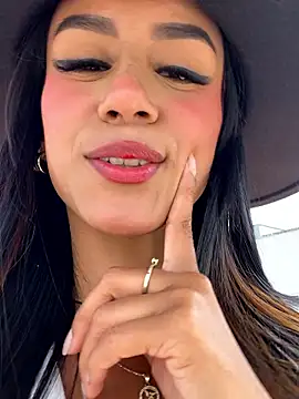 Juliana Xander online show from November 29, 2:50 pm